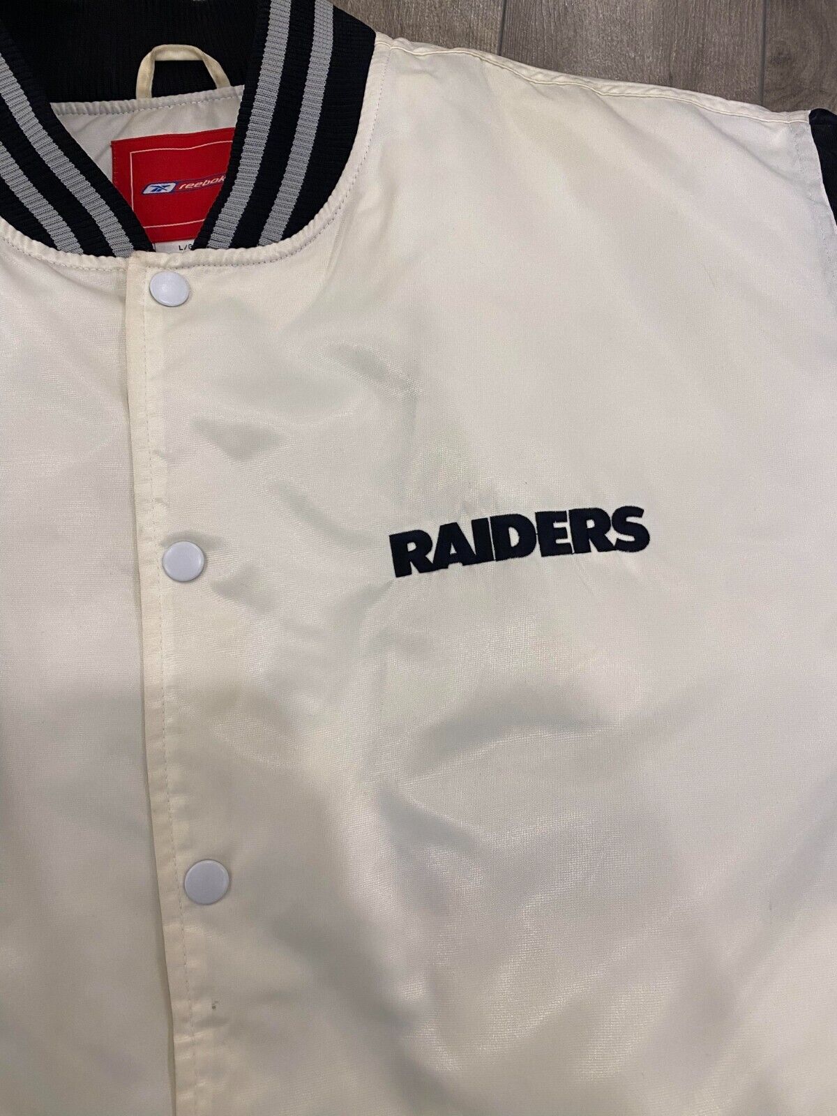 Vintage Oakland Raiders Jacket Mens Large White Satin Bomber NFL Reebok