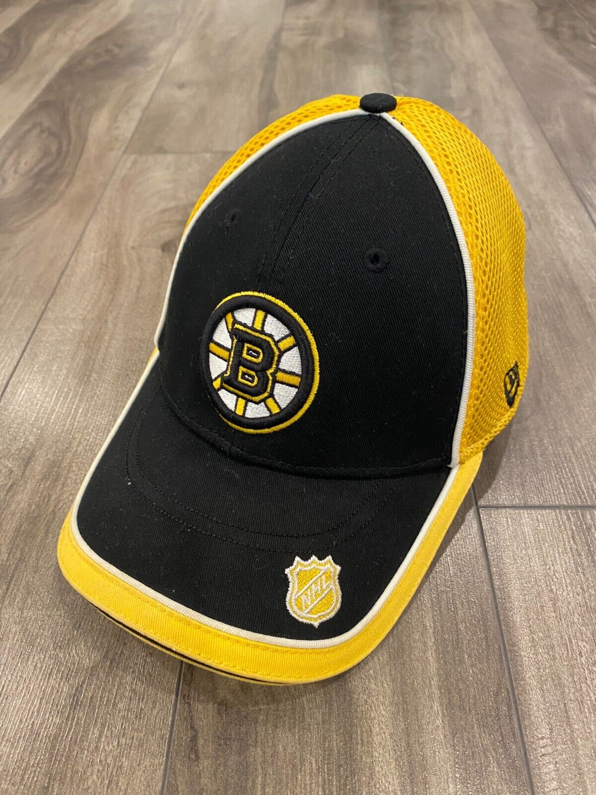 Boston Bruins Hat Cap Fitted Mens Small/Medium Black Yellow Stretch New Era NHL