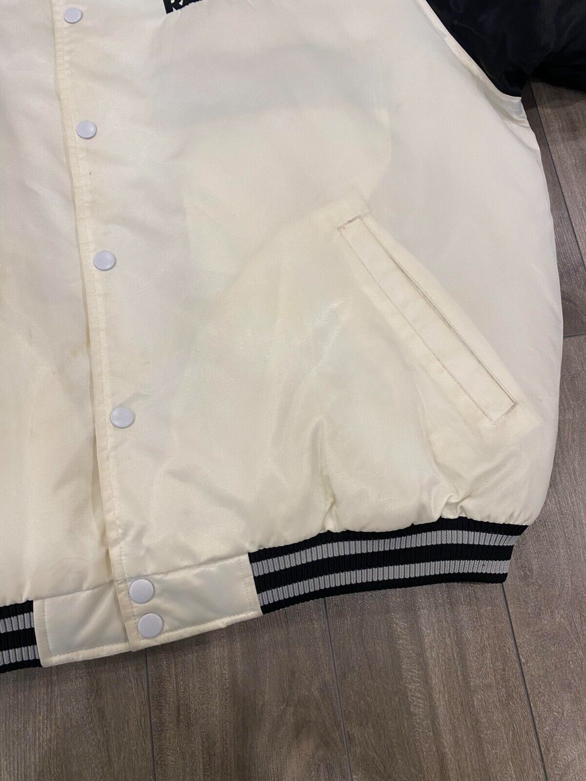 Vintage Oakland Raiders Jacket Mens Large White Satin Bomber NFL Reebok