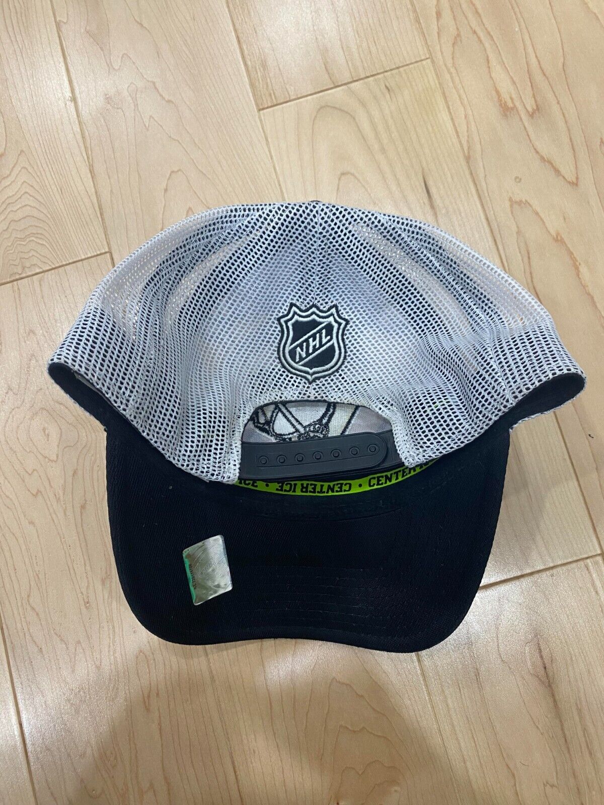 Pittsburgh Penguins Hat Cap Snapback Trucker White Reebok Center Ice NHL Hockey